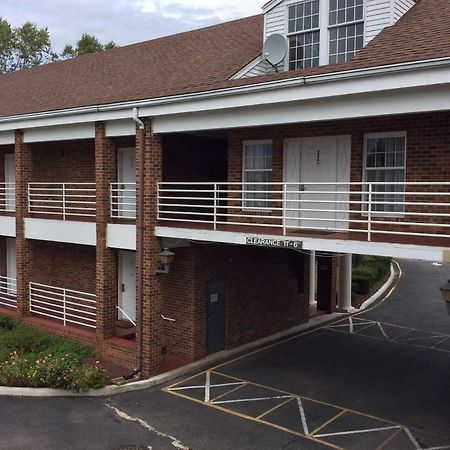 The Village Inn Colts Neck Εξωτερικό φωτογραφία